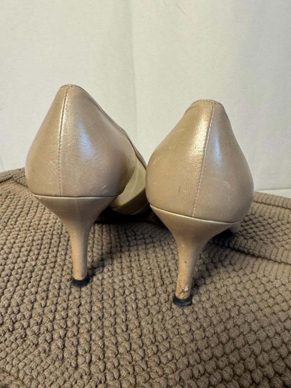 Vintage Stuart Weitzman Long Pointed-Toe Taupe Leather & Mesh Pumps - Picture 3 of 5